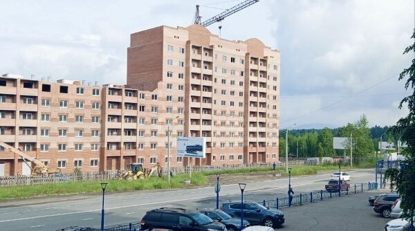 Макеева, 85: в 1 и 2 подъездах начали внутреннюю отделку